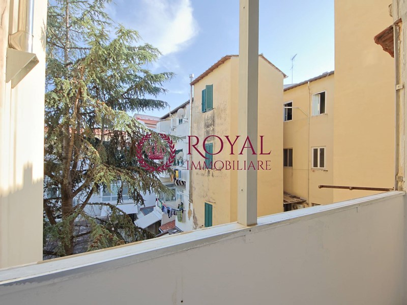 Appartamento in Vendita a Livorno, zona Cavour, 175'000€, 160 m²