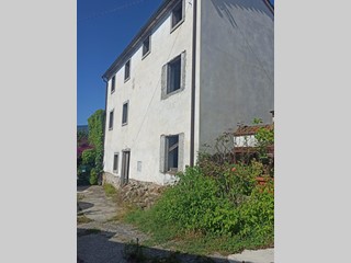 Casa Semi Indipendente in Vendita a Capannori, zona San Ginese, 90'000€, 150 m²