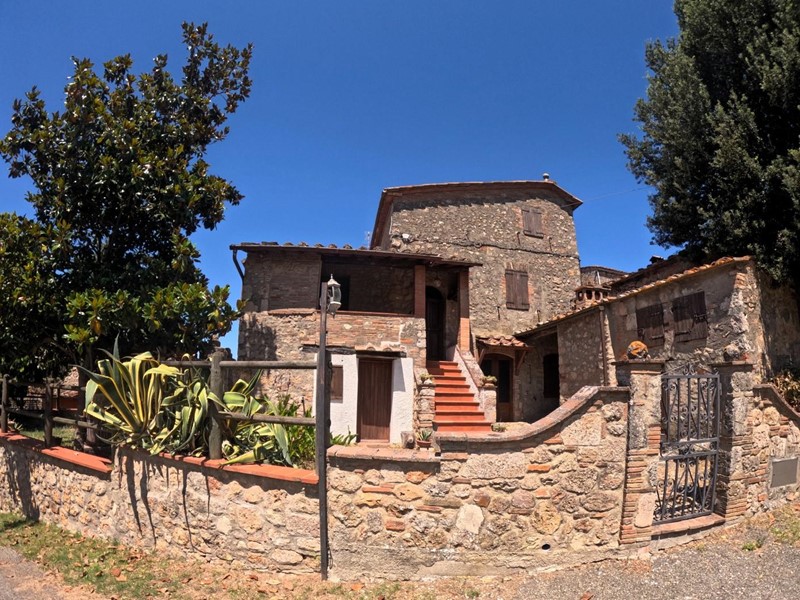 Casa di corte in Vendita a Casole d'Elsa, 410'000€, 340 m², arredato