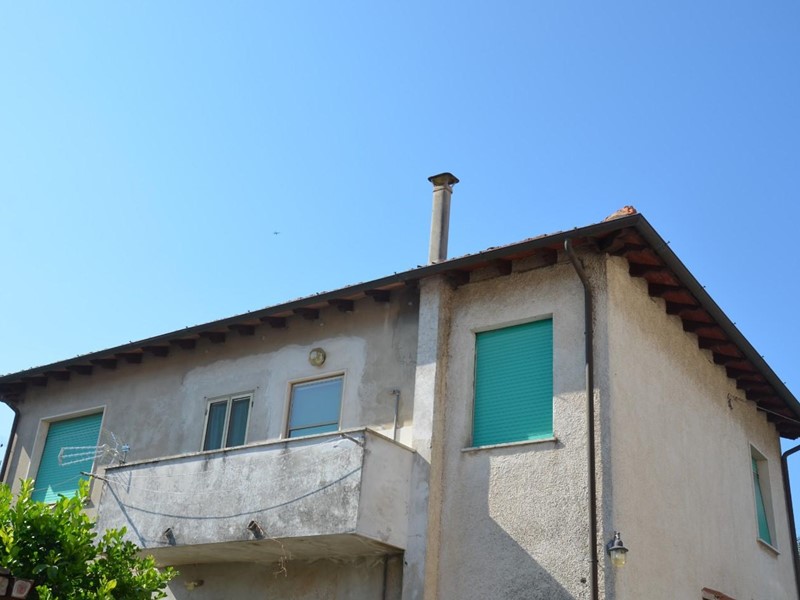 Villa bifamiliare in Vendita a San Giuliano Terme, zona Pontasserchio, 245'000€, 115 m², con Box