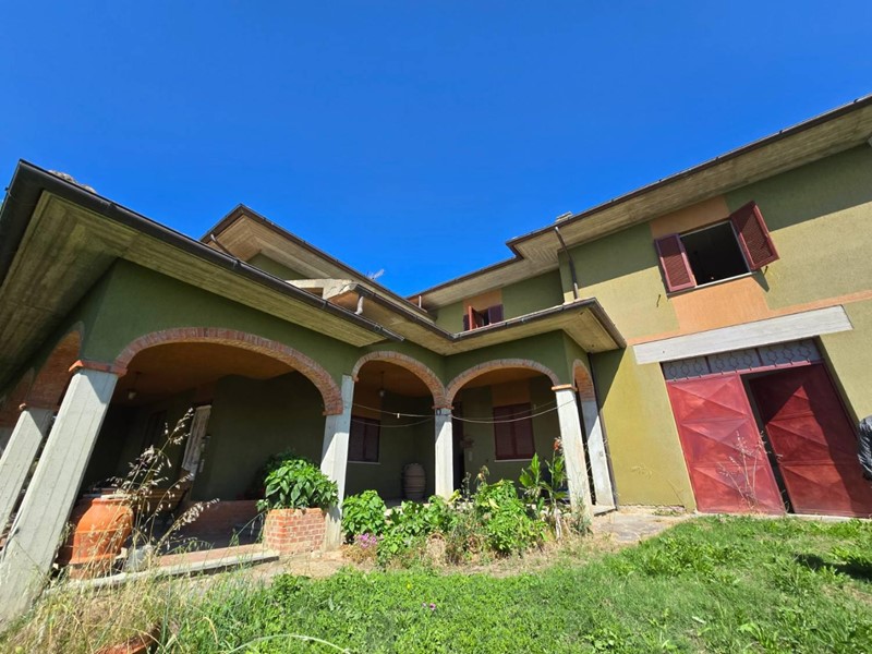 Villa bifamiliare in Vendita a Monte San Savino, 330 m², con Box