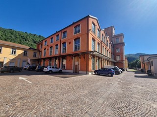 Immobile commerciale in Vendita a Roè Volciano, 795'000€, 568 m²