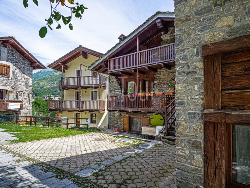 Villa in Vendita a La Salle, 307'000&euro;, 163 m²