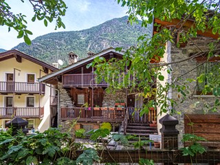 Villa in Vendita a La Salle, 307'000&euro;, 163 m²