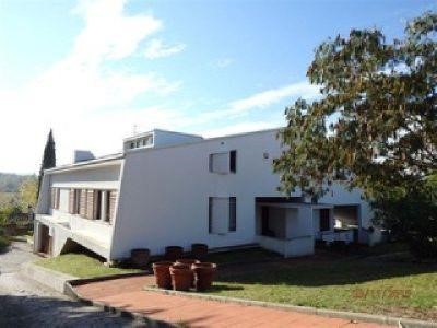 Villa in Vendita a Peccioli, 685'000€, 600 m², arredato, con Box