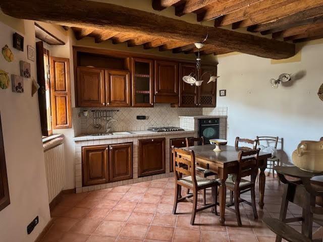 Casa Indipendente in Vendita a Calci, 275'000€, 180 m²