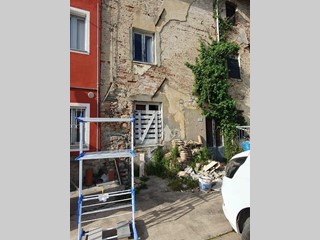 Casa Indipendente in Vendita a Porcari, zona Padule, 37'000€, 200 m²