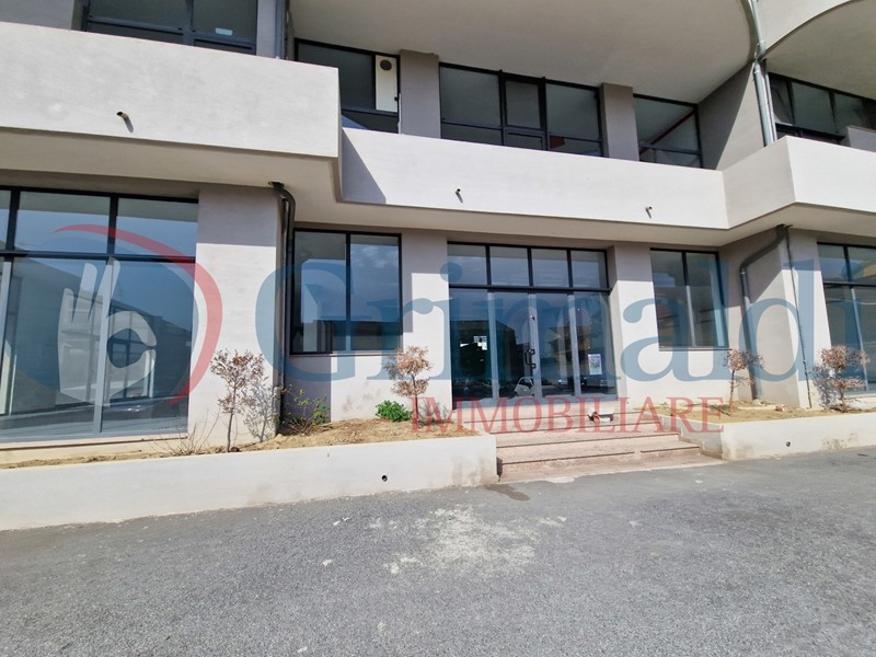 Negozio in Vendita a Messina, 525'000€, 400 m²