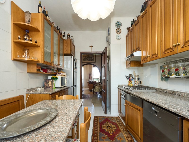 Appartamento in Vendita a Monza, 410'000€, 150 m²