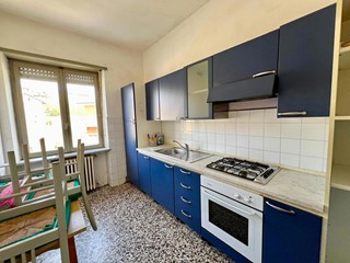 Casa Indipendente in Vendita a La Morra, 240'000€, 200 m²
