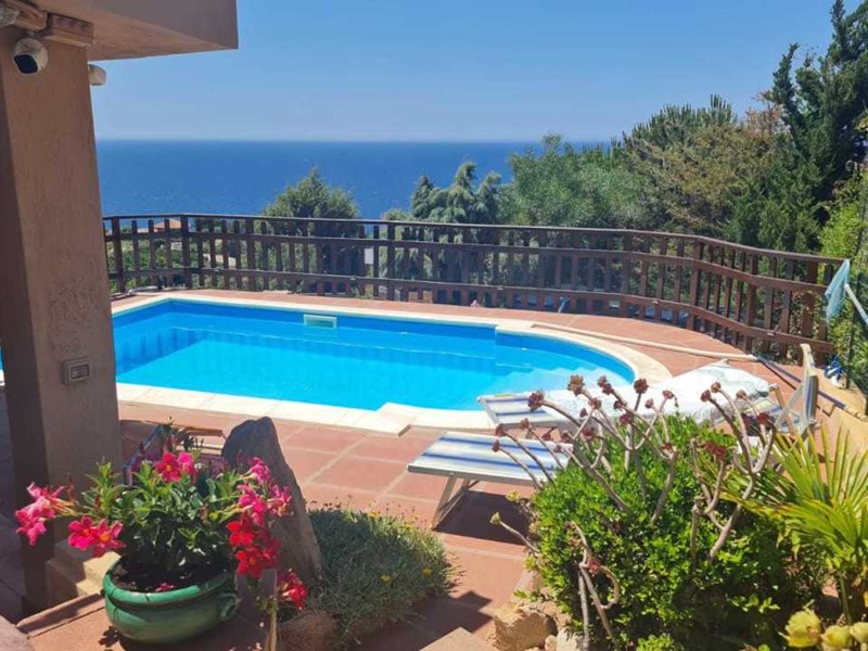 Casa Indipendente in Vendita a Trinità d'Agultu e Vignola, zona Costa Paradiso, 390'000€, 90 m², arredato