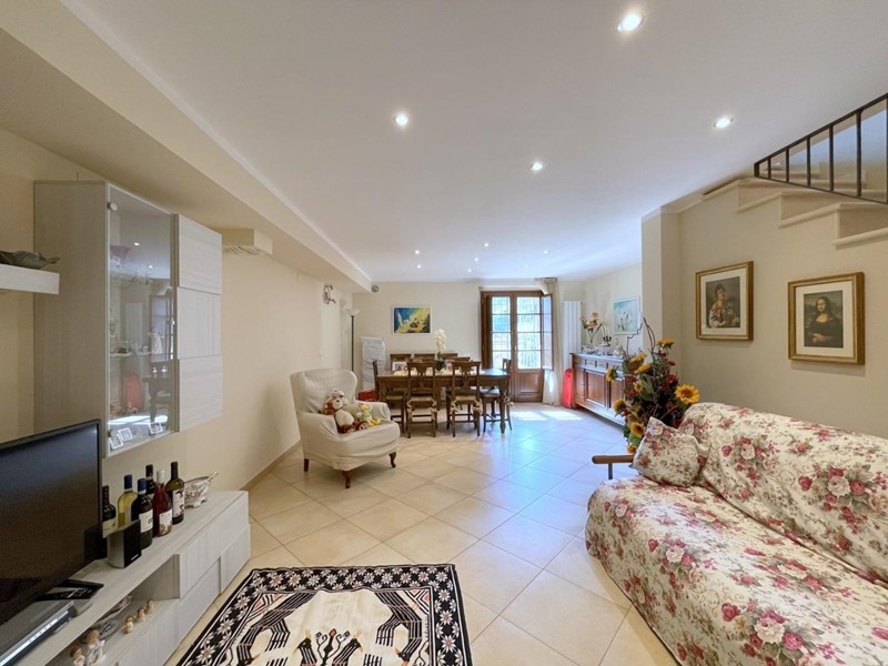 Villetta a schiera in Vendita a Camaiore, 319'000&euro;, 117 m²