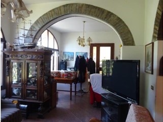 Casa Indipendente in Vendita a Cesena, zona Lizzano, 191'427€, 594 m²