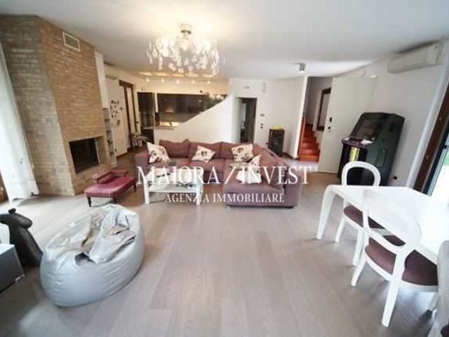 Casa Indipendente in Vendita a San Benedetto del Tronto, 830'000€, 350 m², con Box