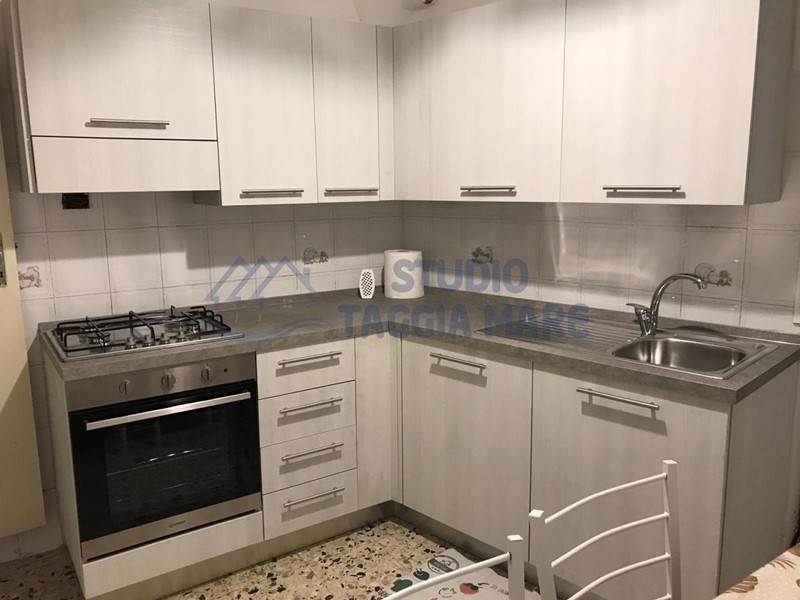 Casa Semi Indipendente in Vendita a Badalucco, 69'000€, 70 m²