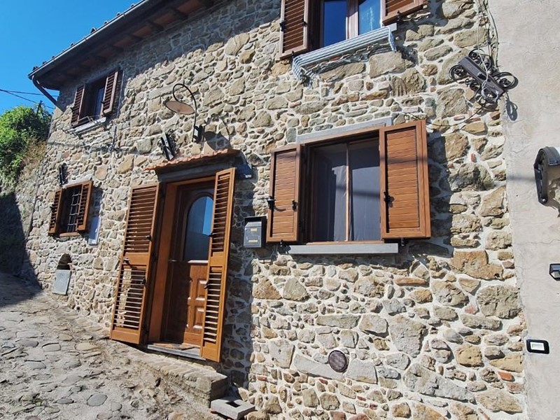 Casa Indipendente in Vendita a Bagni di Lucca, zona Lugliano, 65'000€, 60 m², arredato