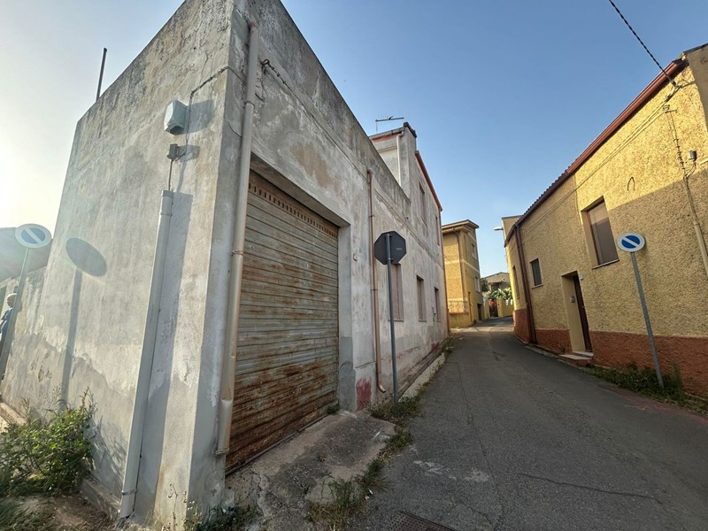 Quadrilocale in Vendita a Siliqua, 50'000€, 85 m²