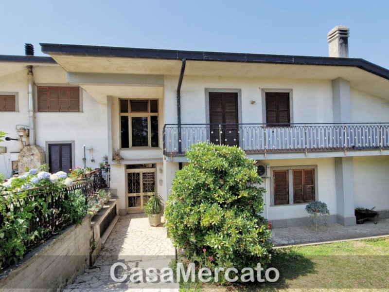 Quadrilocale in Vendita a Rocca di Papa, 67'000€, 77 m²