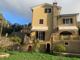 Casa Indipendente in Vendita a Alassio, 2'250'000€, 190 m², con Box