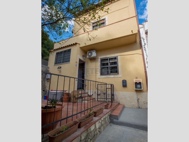 Casa Indipendente in Vendita a Messina, 135'000€, 110 m²