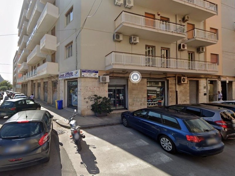 Immobile commerciale in Affitto a Siracusa, zona San Giovanni, 2'500€, 136 m²