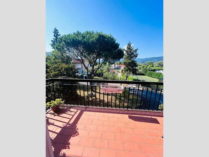 Appartamento in Affitto a Bolano, zona Ceparana, 1'000€, 110 m², arredato