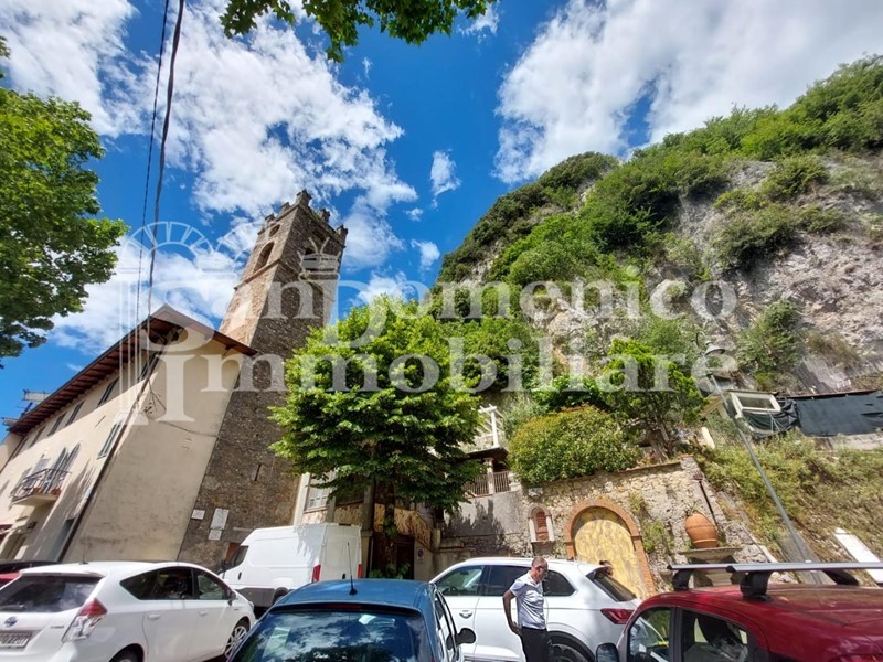 Casa Indipendente in Vendita a Camaiore, zona Casoli, 115'000&euro;, 210 m²