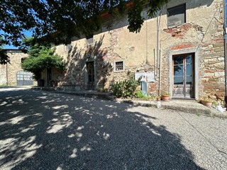 Casale in Vendita a Carmignano, 1'000'000€, 450 m²
