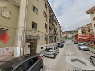 Trilocale in Vendita a Salerno, 99'000&euro;, 95 m²