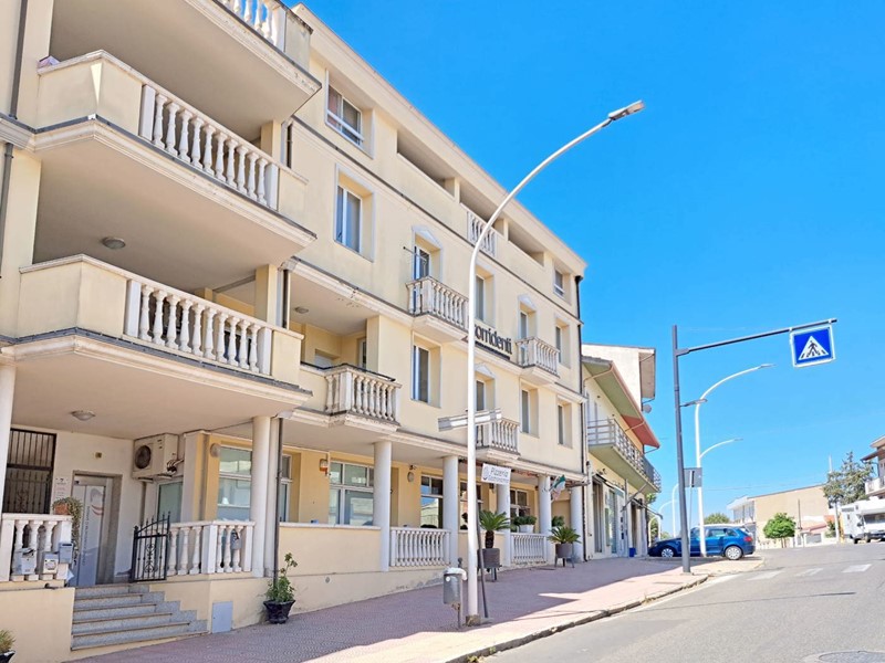 Ufficio in Affitto a Sanluri, 600&euro;, 101 m²