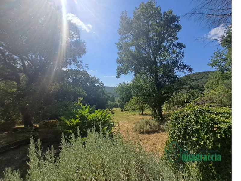 Casa Indipendente in Vendita a Amelia, 280'000&euro;, 227 m²