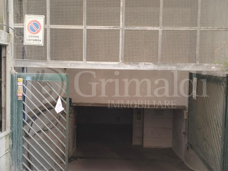 Capannone in Vendita a Nettuno, 50'000€, 100 m²