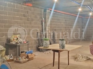 Capannone in Vendita a Nettuno, 50'000€, 100 m²