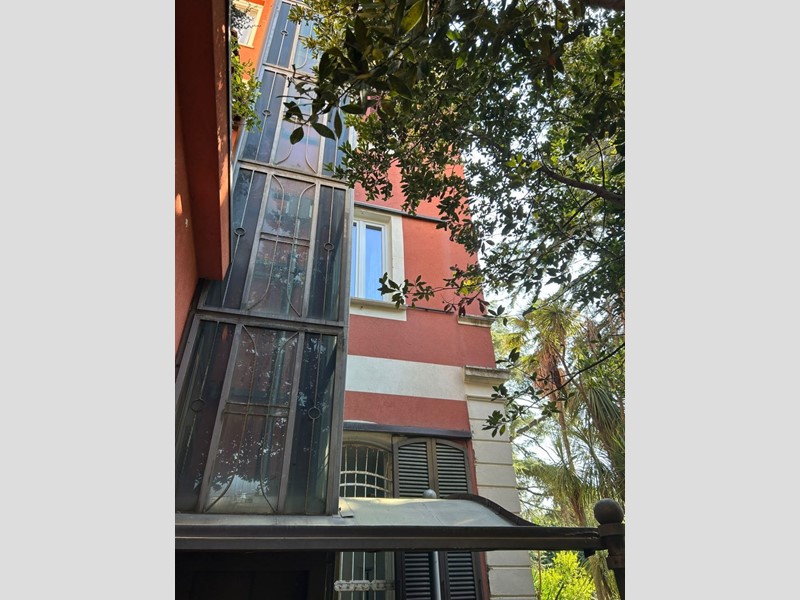 Appartamento in Vendita a Sarzana, 450'000€, 150 m²