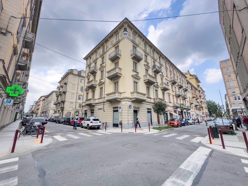 Ufficio in Vendita a Torino, zona Crocetta, 550'000€, 230 m²