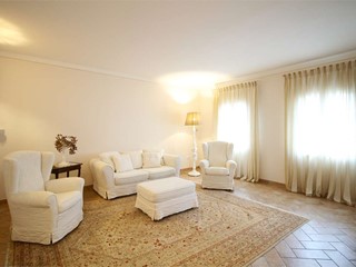 Casale in Vendita a Buti, zona Cascine, 295 m²