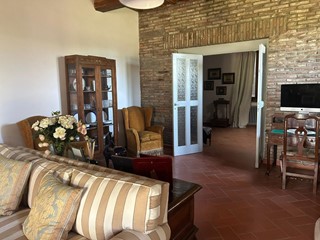 Casale in Vendita a Castelfranco di Sotto, zona Galleno, 390'000€, 300 m², arredato