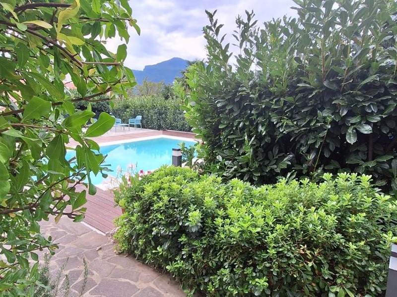 Villa bifamiliare in Vendita a Barga, 420'000&euro;, 140 m², arredato