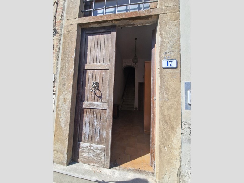 Casa Semi Indipendente in Vendita a Terricciola, zona Soianella, 179'000€, 400 m²