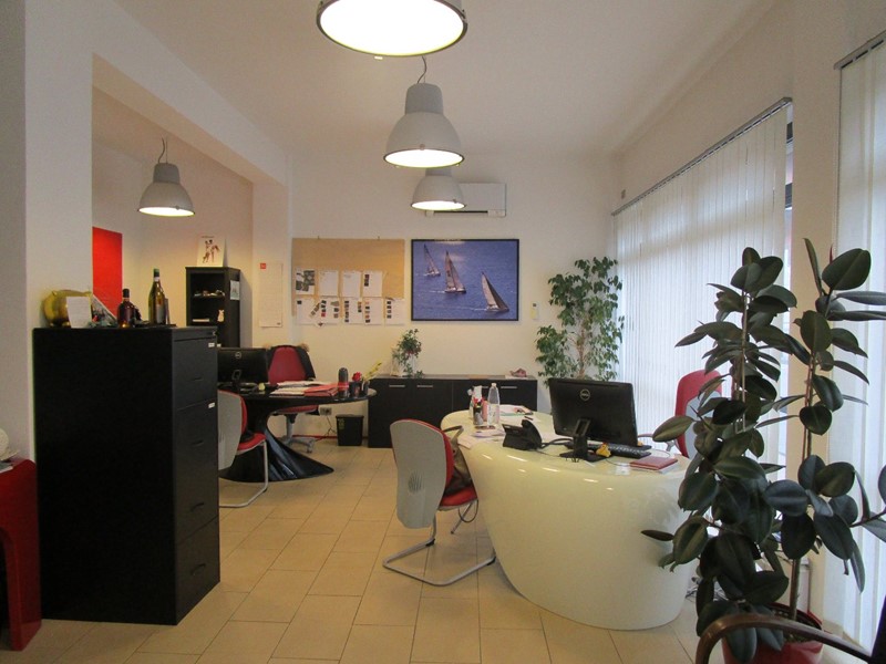 Ufficio in Vendita a Santa Croce sull'Arno, 105'000€, 130 m²