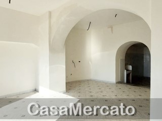Immobile commerciale in Affitto a Rocca di Papa, zona Repubblica - Centro, 650€, 40 m²