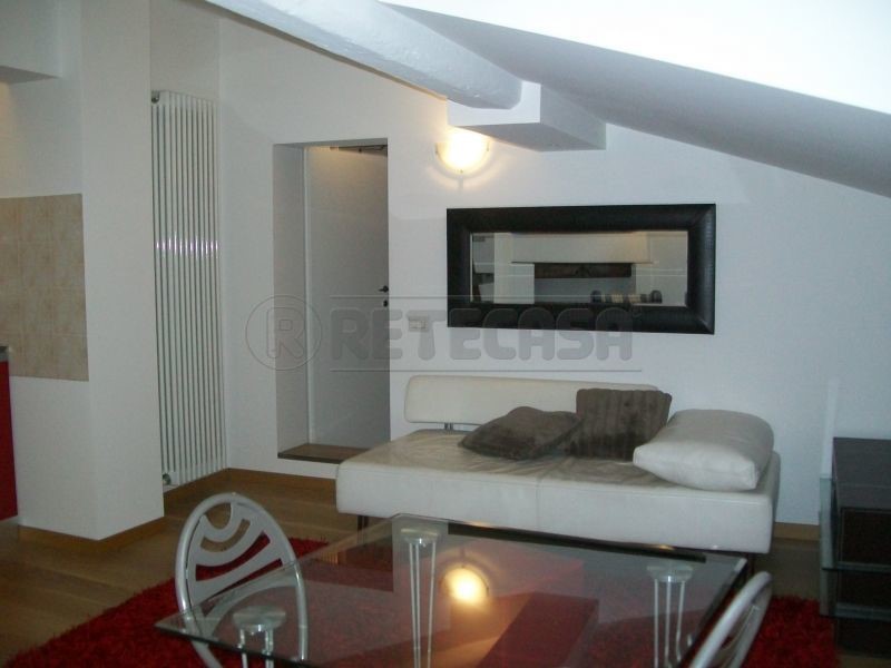 Bilocale in Vendita a Bergamo, 145'000€, 56 m², arredato