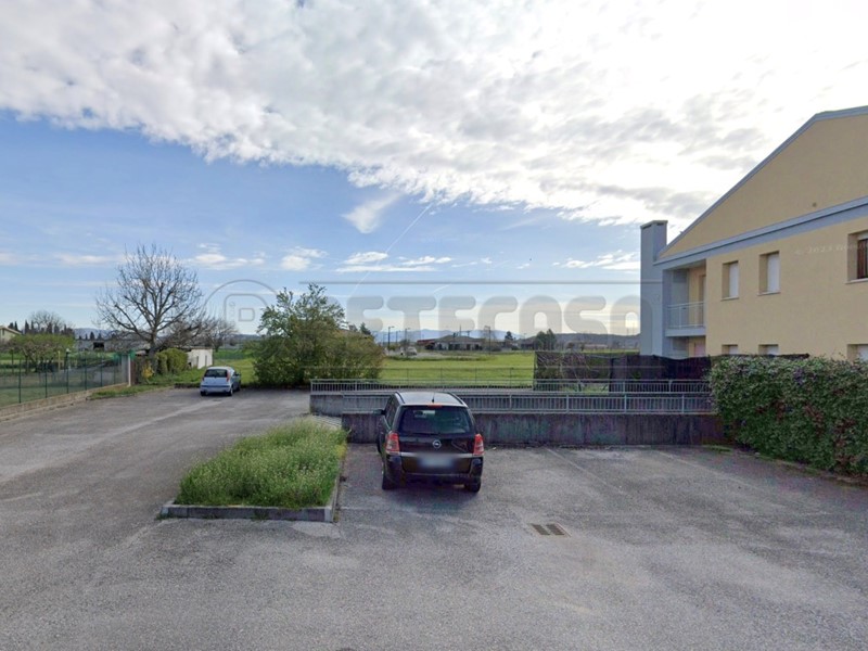 Box in Vendita a Chiopris Viscone, 9'000€, 13 m²