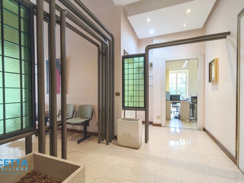 Trilocale in Vendita a Taranto, zona Tre Carrare - Battisti, 79'000€, 119 m²