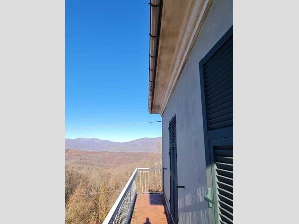 Casa Indipendente in Vendita a Borgo Val di Taro, 130'000€, 231 m²