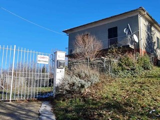 Casa Indipendente in Vendita a Borgo Val di Taro, 130'000€, 231 m²