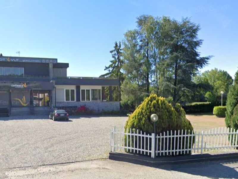 Immobile commerciale in Vendita a Cavallirio, 550'000€, 750 m²