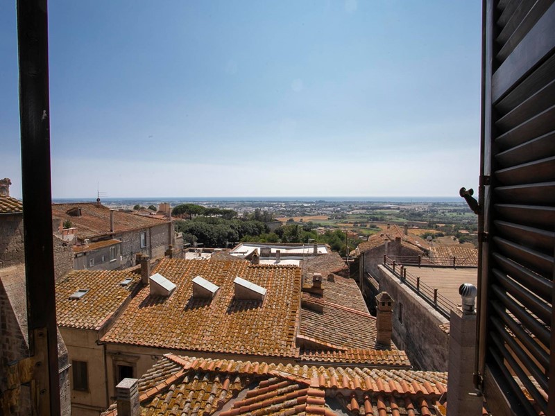 Appartamento in Vendita a Tarquinia, zona Centro Storico, 240'000€, 170 m²