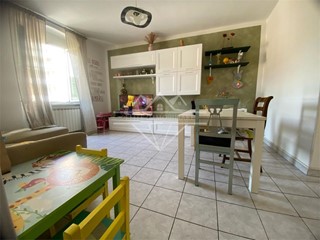 Appartamento in Vendita a Carrara, 170'000€, 122 m²