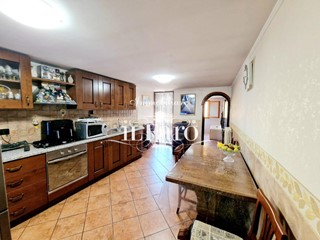 Casa Indipendente in Vendita a Campi Bisenzio, zona Sant'Angelo a Lecore, 330'000€, 125 m²